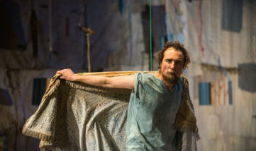 Peça sobre Bispo do Rosário fica em cartaz até 23/4 (Ricardo Prado/Divulgação)